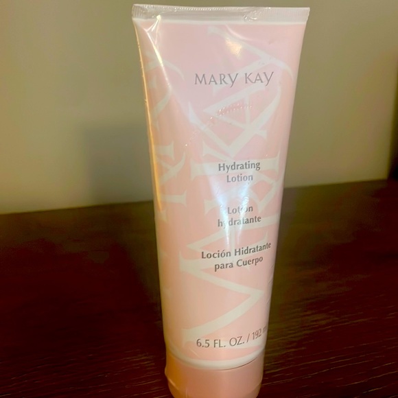 Mary Kay hydrating lotion 6.5 fl oz - Picture 1 of 2